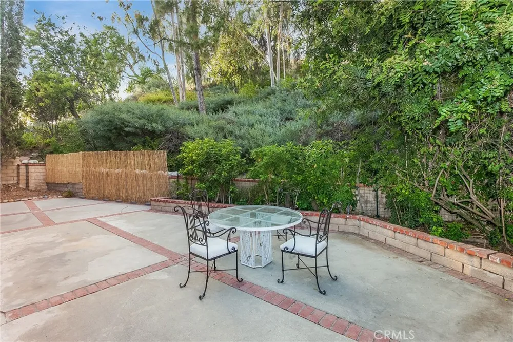 7221 Bouquet Drive West Hills, CA 91307