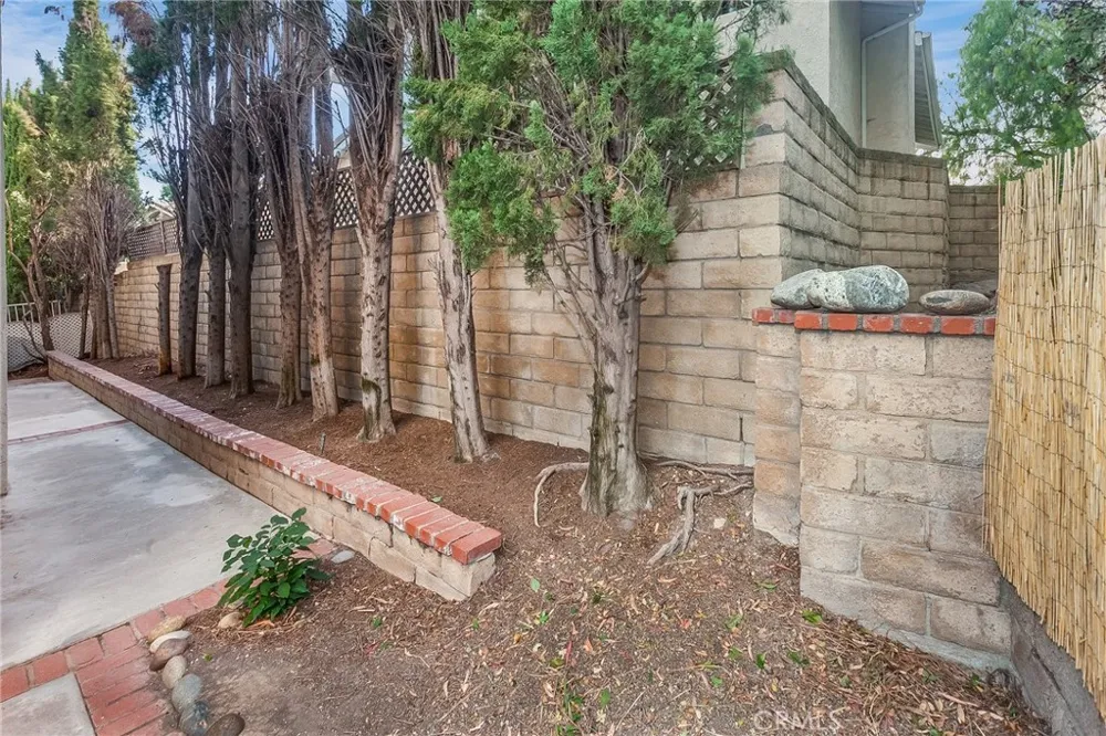 7221 Bouquet Drive West Hills, CA 91307