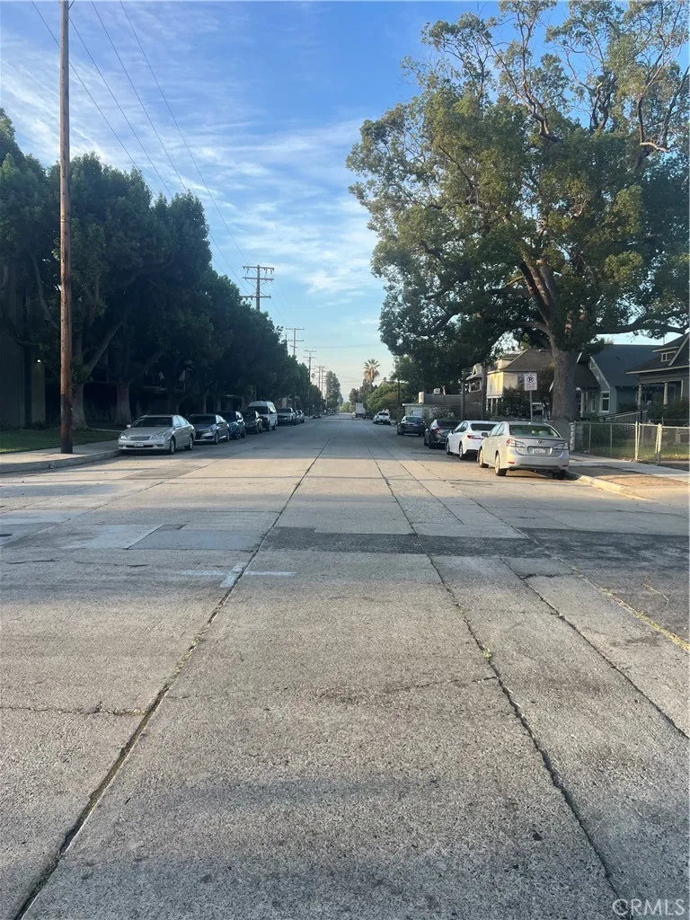 807 Gibbs Pomona, CA 91767