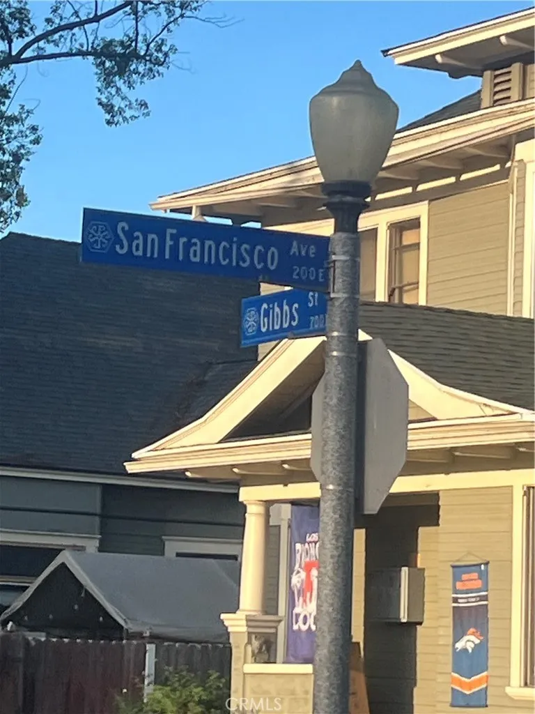807 Gibbs Pomona, CA 91767