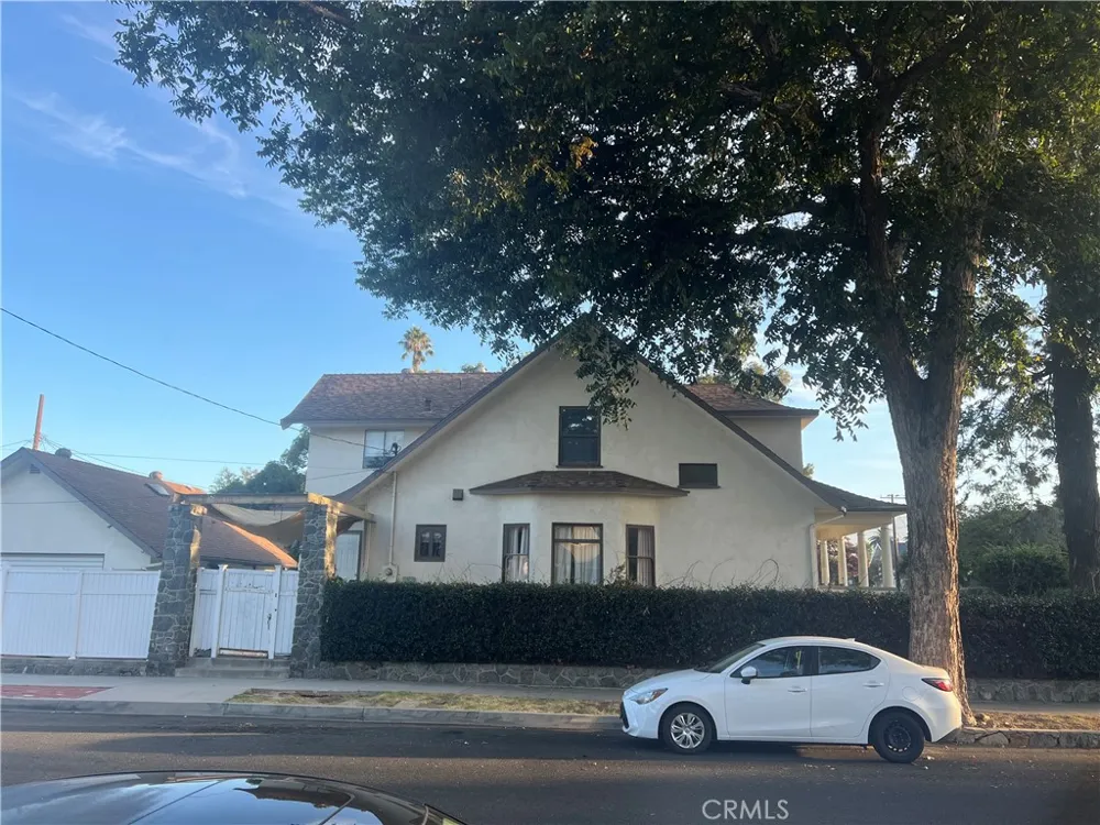 807 Gibbs Pomona, CA 91767