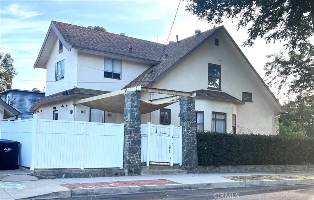 807 Gibbs Pomona, CA 91767