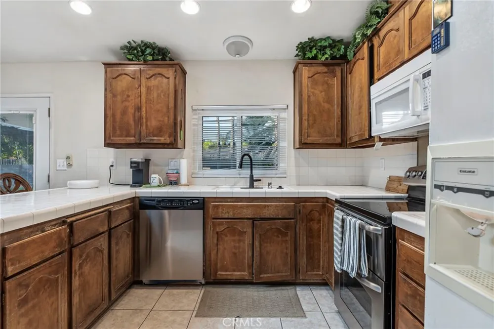 23874 Canyon Lake Canyon Lake, CA 92587