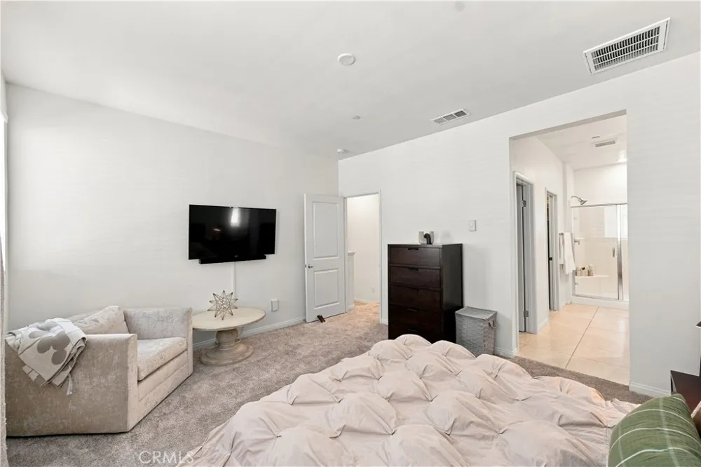 8408 Fresco Way Northridge, CA 91325