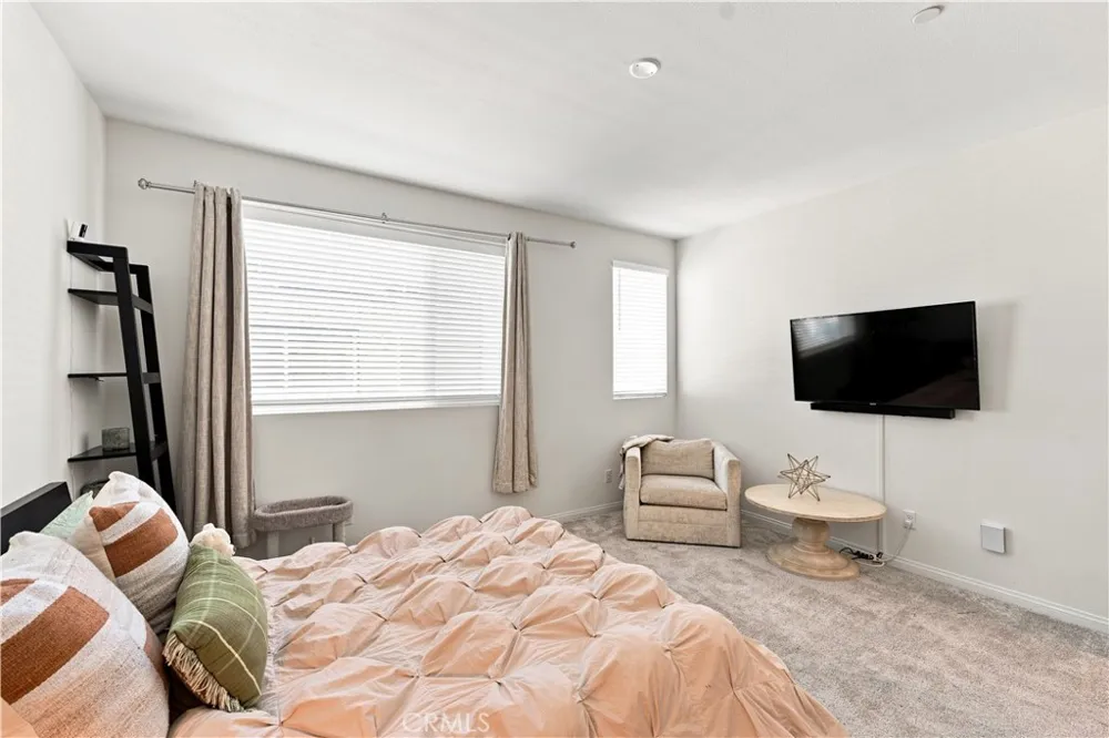8408 Fresco Way Northridge, CA 91325