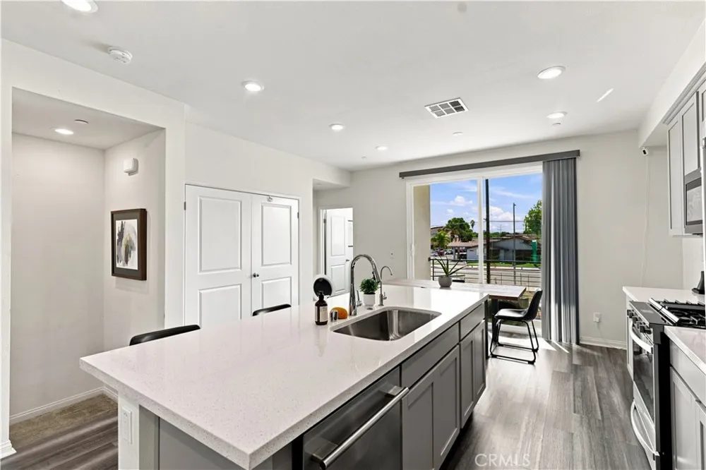 8408 Fresco Way Northridge, CA 91325