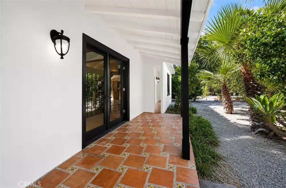 14720 Valerio Van Nuys, CA 91405