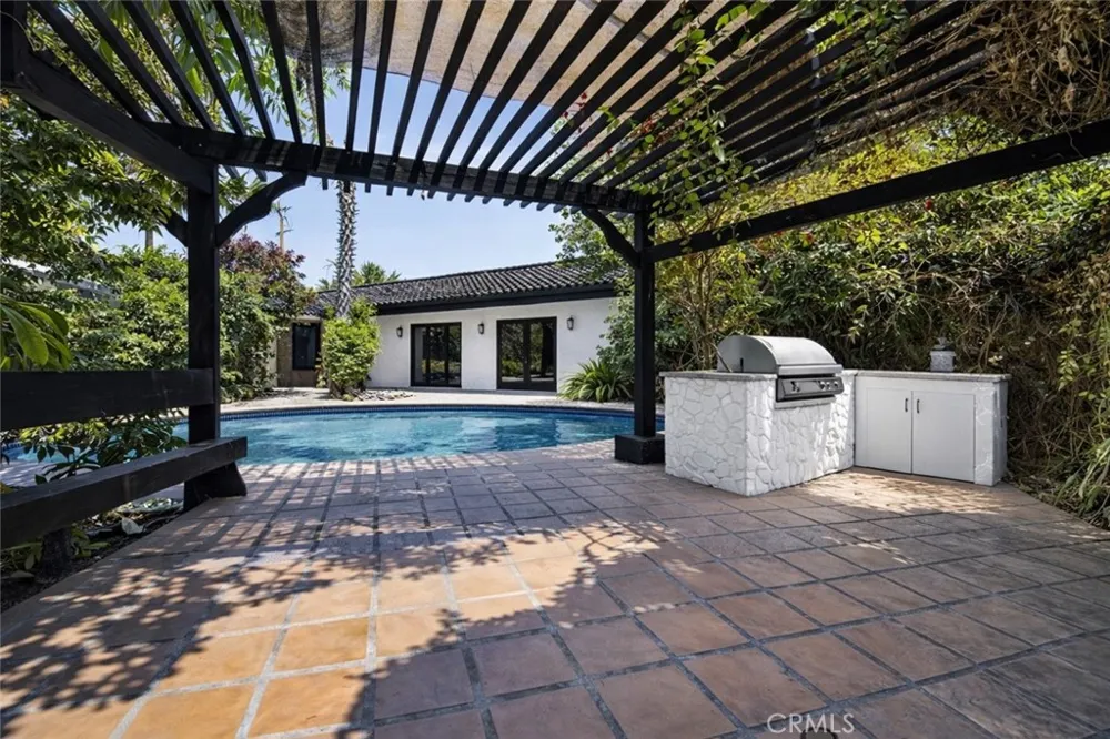 14720 Valerio Van Nuys, CA 91405