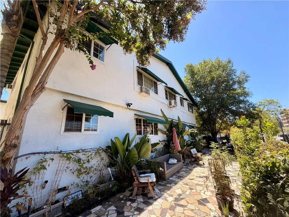 4824 Hazeltine Ave Sherman Oaks, CA 91423