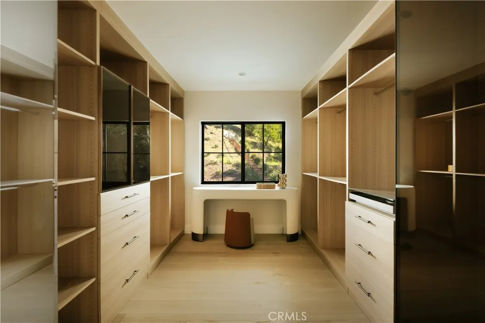 4072 Alonzo Avenue Encino, CA 91316