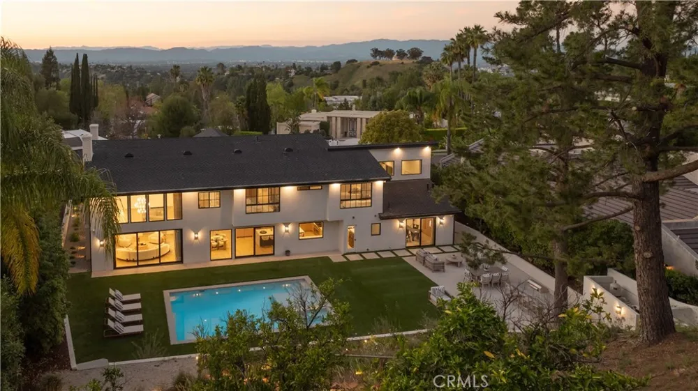 4072 Alonzo Avenue Encino, CA 91316