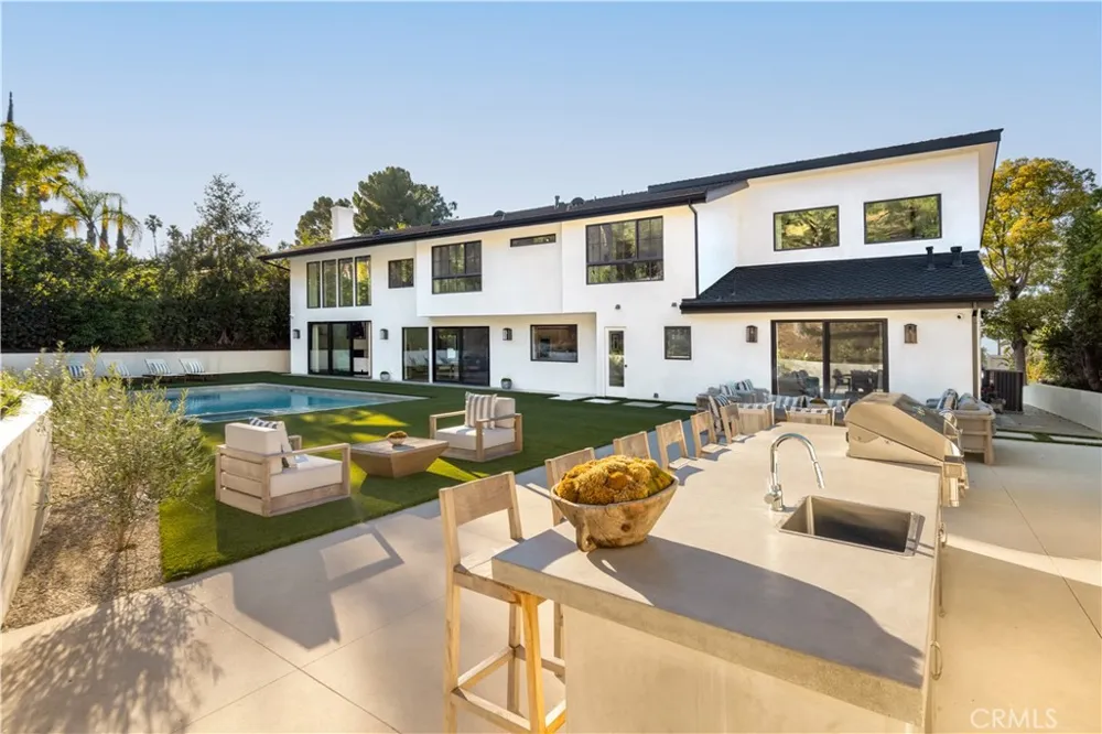 4072 Alonzo Avenue Encino, CA 91316