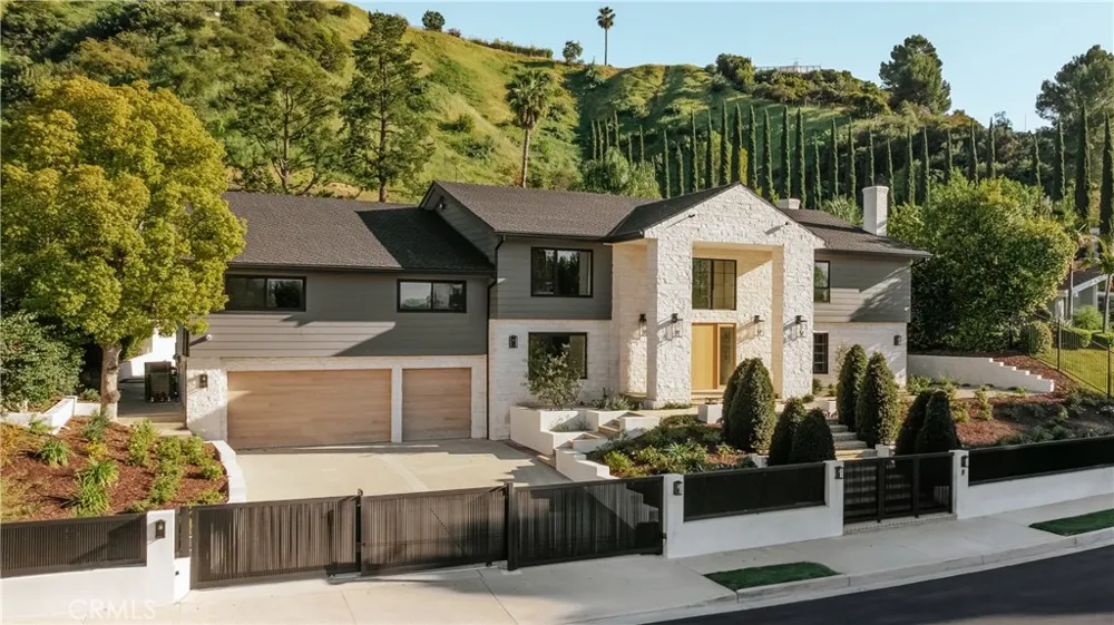 4072 Alonzo Avenue Encino, CA 91316