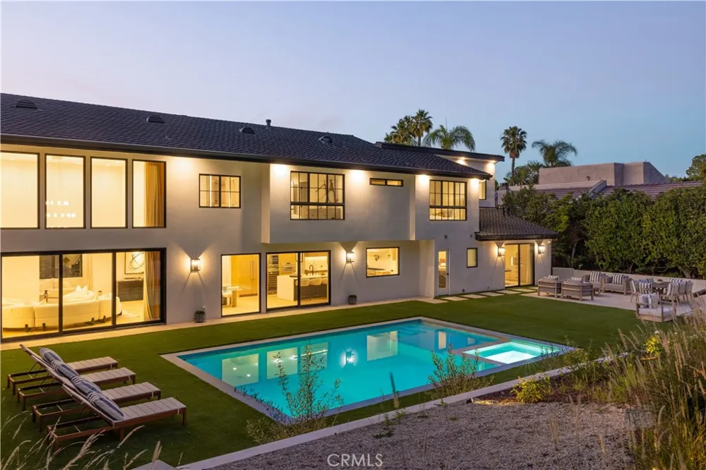 4072 Alonzo Avenue Encino, CA 91316