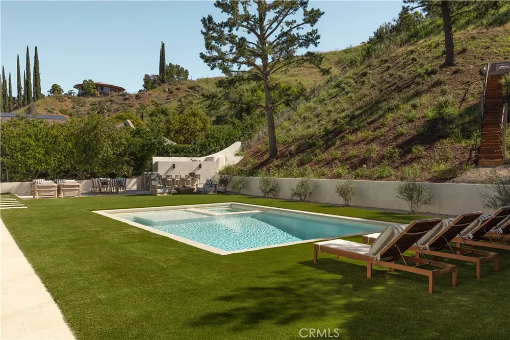 4072 Alonzo Avenue Encino, CA 91316