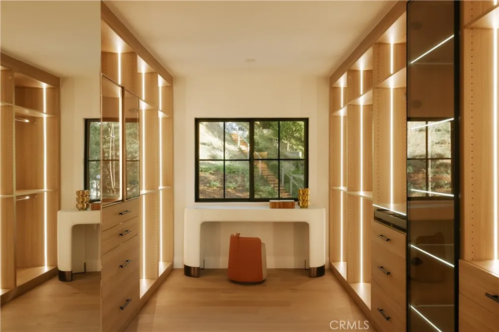 4072 Alonzo Avenue Encino, CA 91316