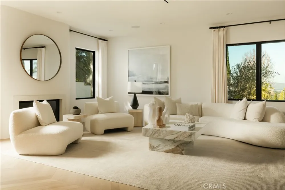 4072 Alonzo Avenue Encino, CA 91316