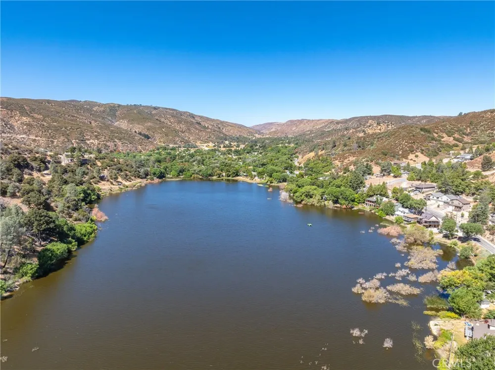 43695 Trail G Lake Hughes, CA 93532