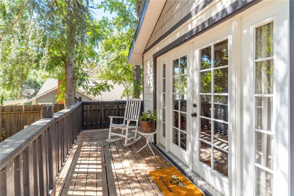 43695 Trail G Lake Hughes, CA 93532