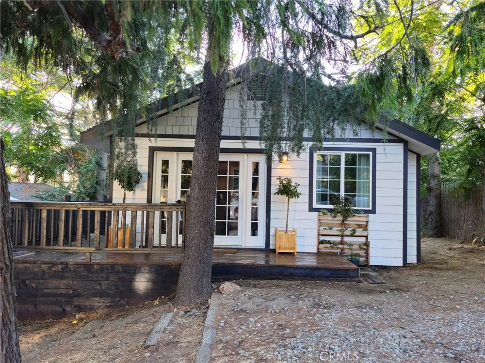 43695 Trail G Lake Hughes, CA 93532