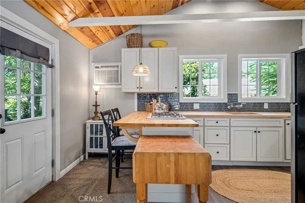 43695 Trail G Lake Hughes, CA 93532