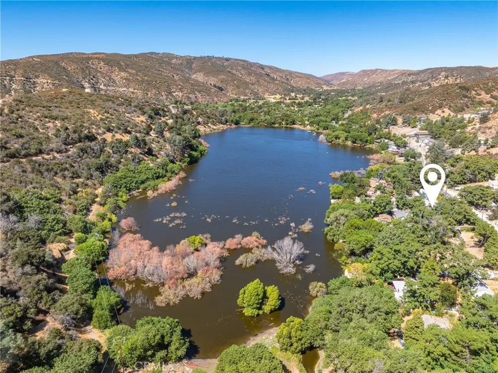 43695 Trail G Lake Hughes, CA 93532