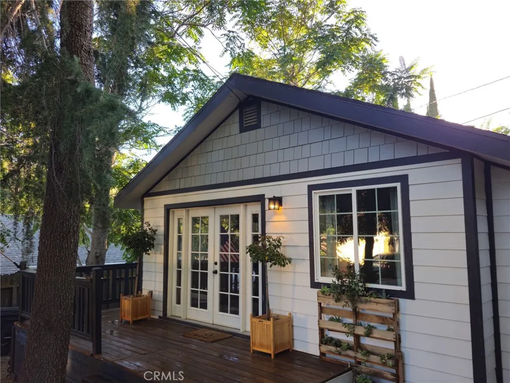 43695 Trail G Lake Hughes, CA 93532