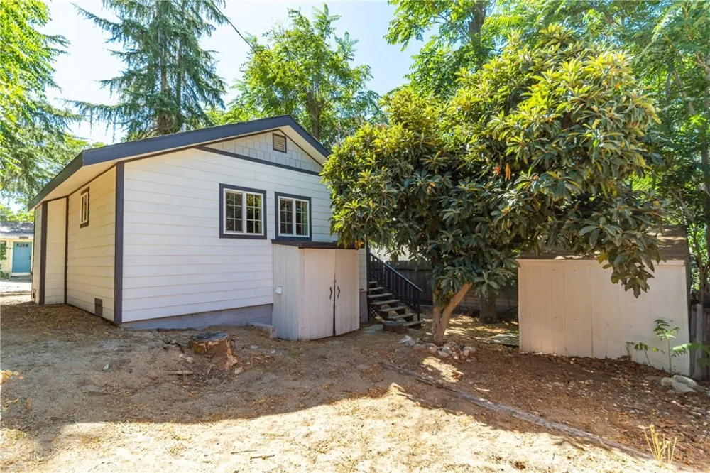 43695 Trail G Lake Hughes, CA 93532