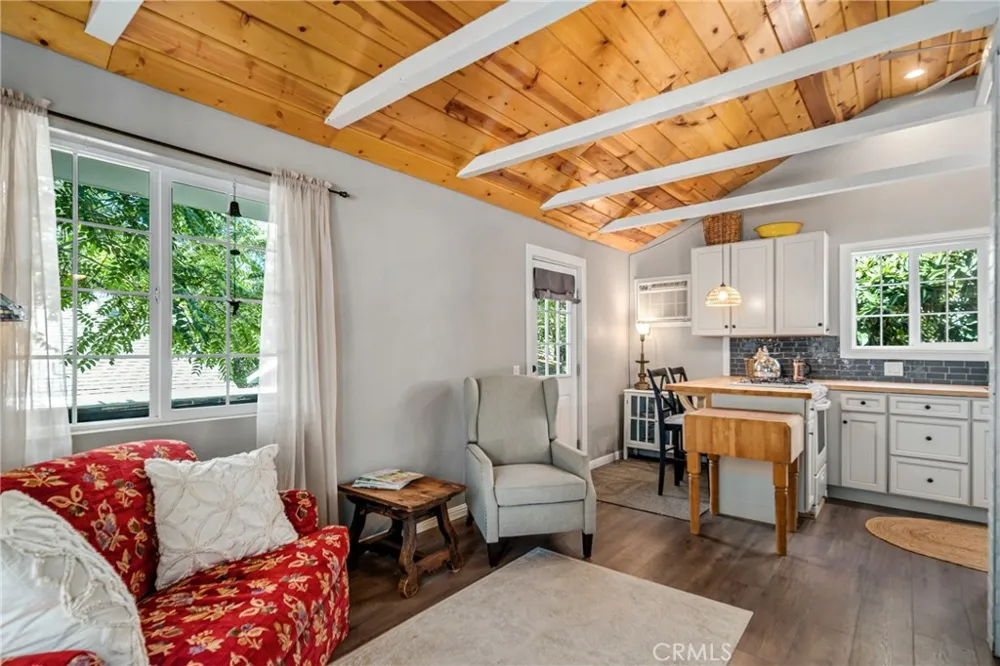 43695 Trail G Lake Hughes, CA 93532