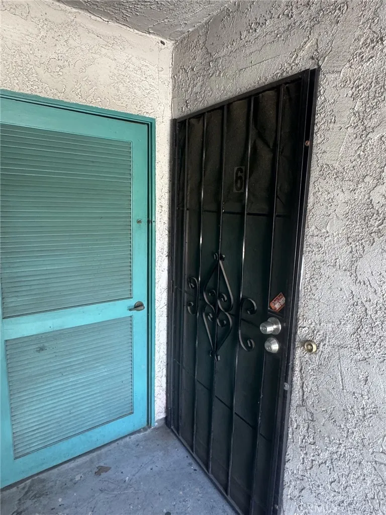8801 Willis #B6 Panorama City, CA 91402