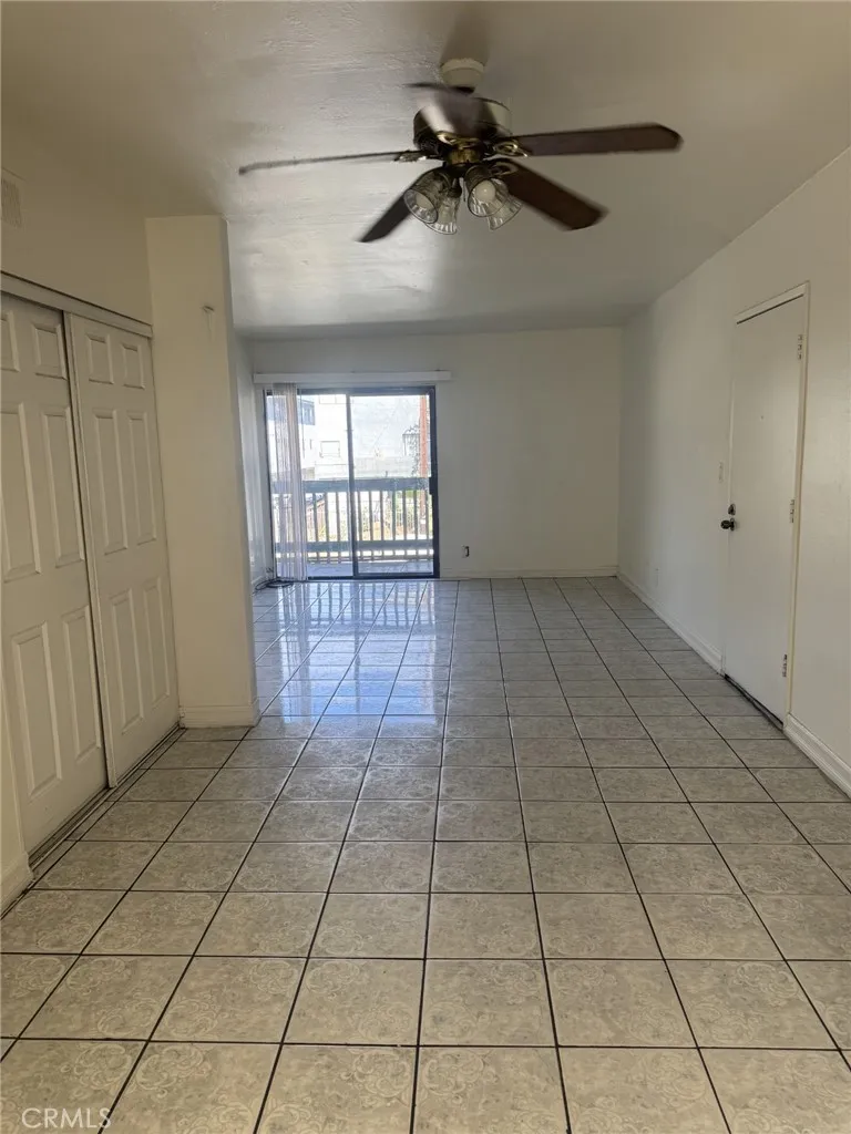 8801 Willis #B6 Panorama City, CA 91402
