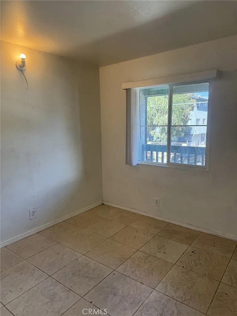 8801 Willis #B6 Panorama City, CA 91402