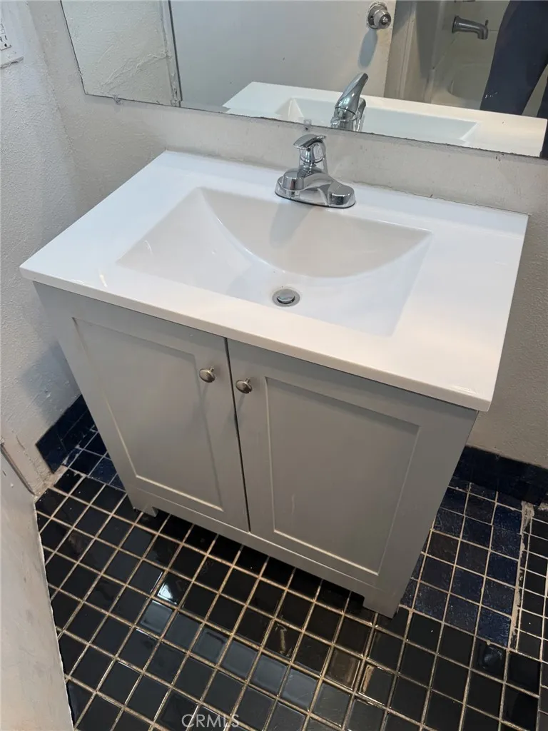 8801 Willis #B6 Panorama City, CA 91402