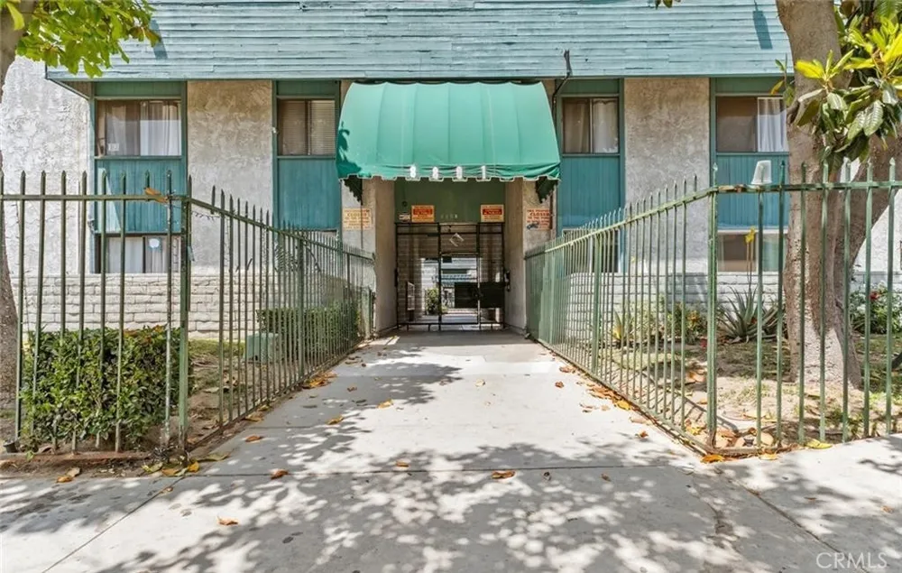 8801 Willis #B6 Panorama City, CA 91402