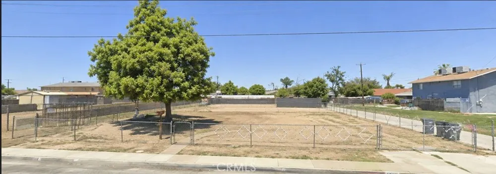 526 8th Bakersfield, CA 93304