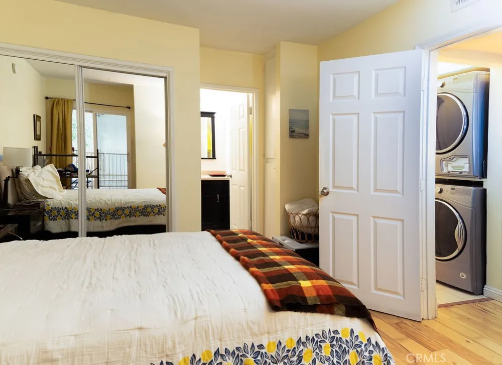 15344 Weddington Street #104 Sherman Oaks, CA 91411