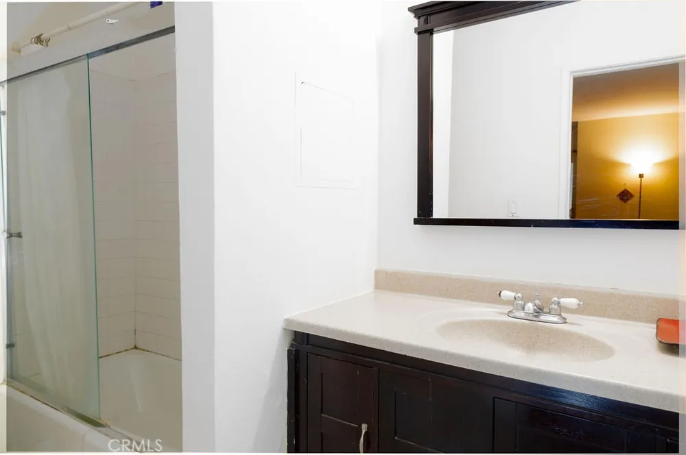 15344 Weddington Street #104 Sherman Oaks, CA 91411