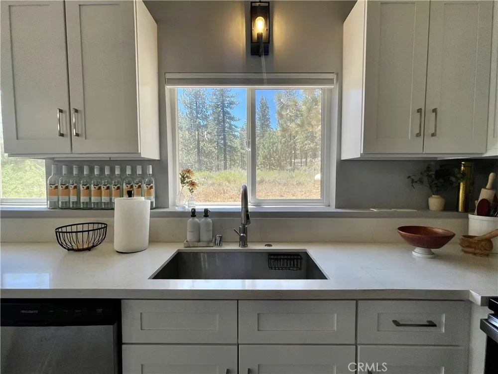 1753 Pineridge Frazier Park, CA 93225