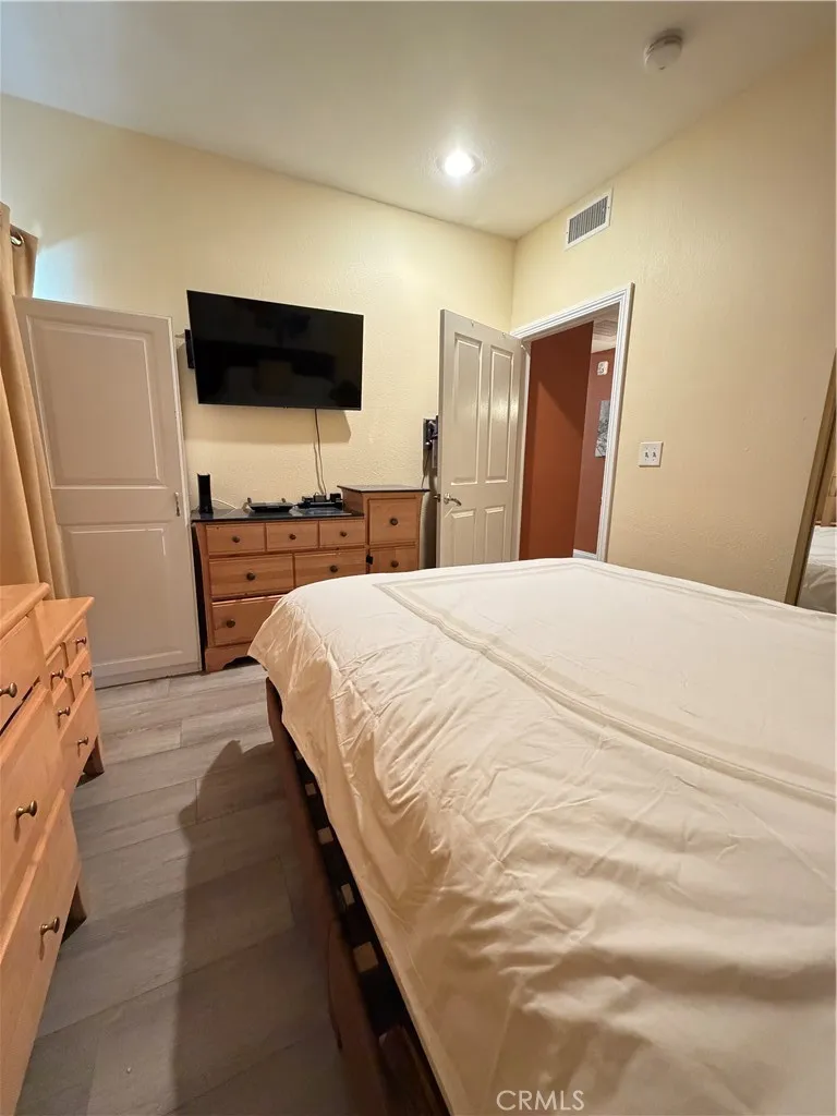 19350 Sherman way #138 Reseda, CA 91335