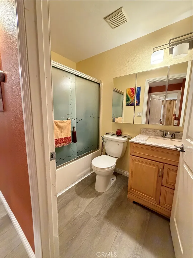 19350 Sherman way #138 Reseda, CA 91335