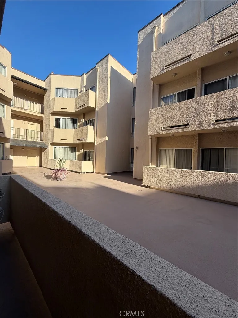 19350 Sherman way #138 Reseda, CA 91335