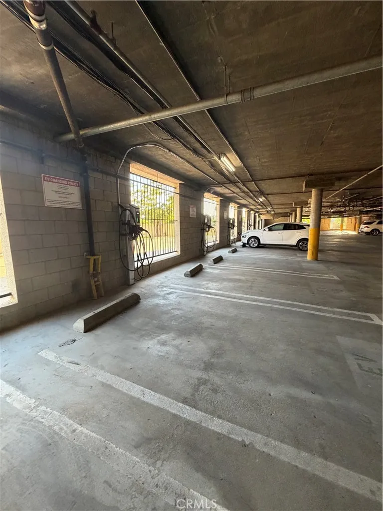 19350 Sherman way #138 Reseda, CA 91335