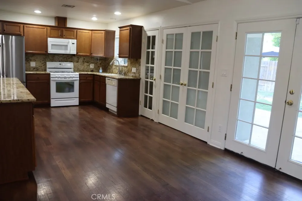 22942 Leadwell West Hills, CA 91307
