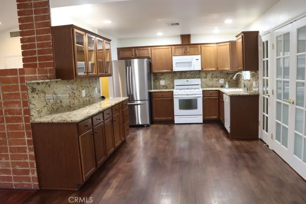 22942 Leadwell West Hills, CA 91307