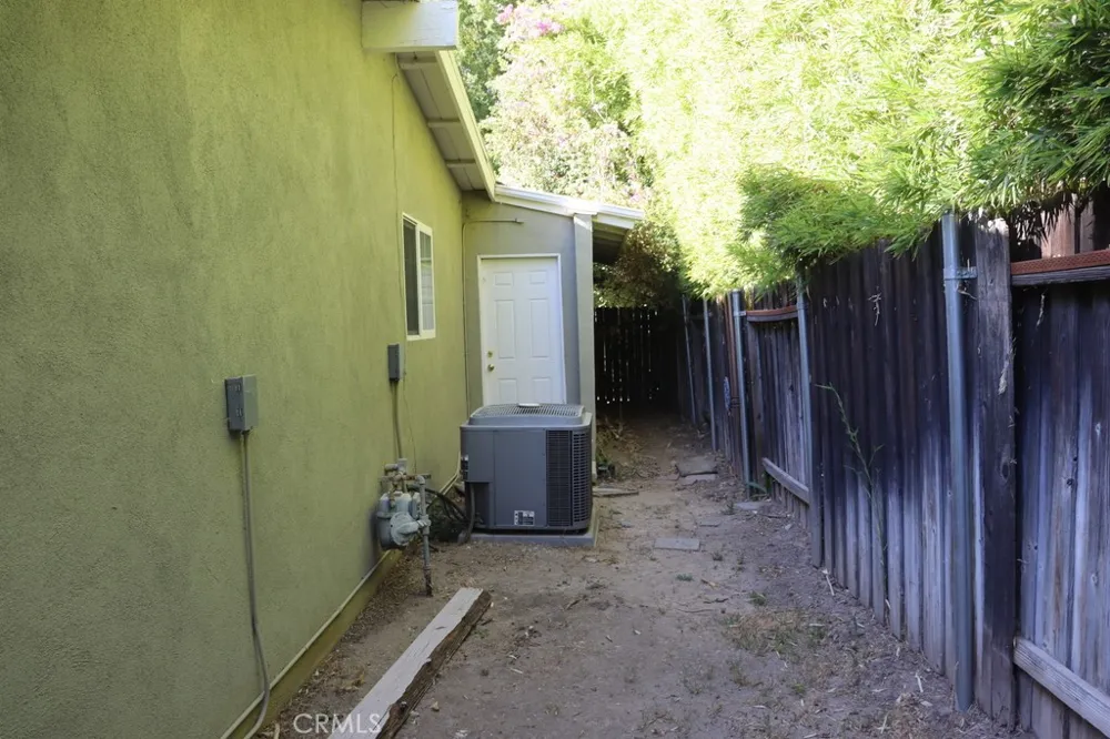 22942 Leadwell West Hills, CA 91307