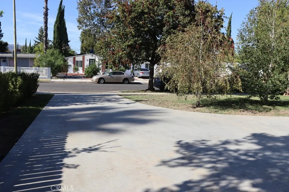 22942 Leadwell West Hills, CA 91307