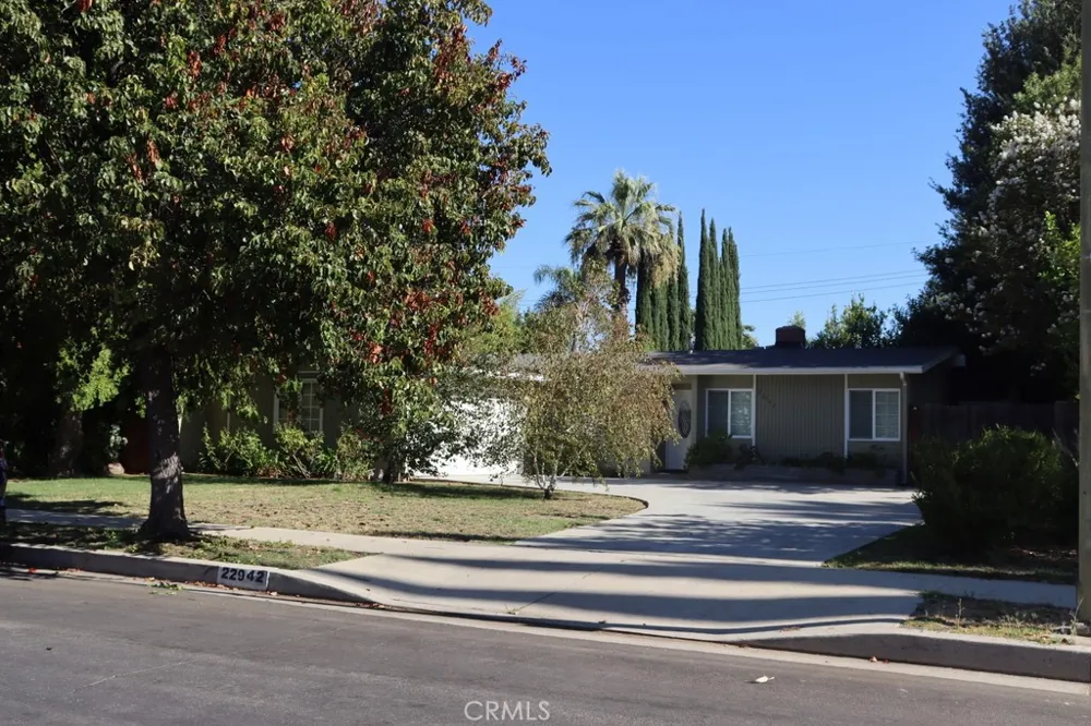22942 Leadwell West Hills, CA 91307