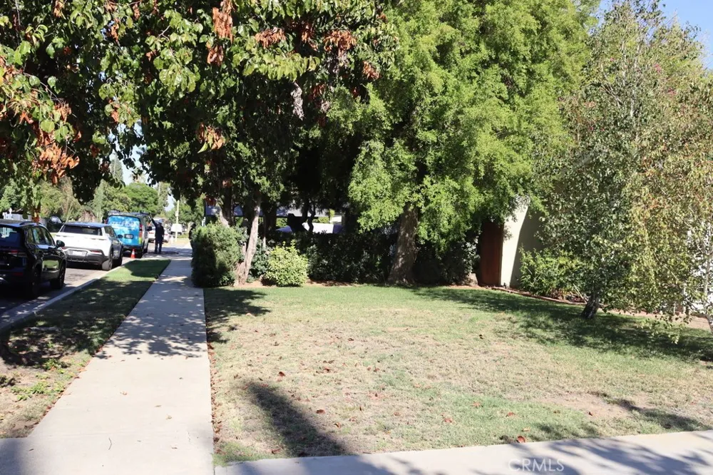 22942 Leadwell West Hills, CA 91307