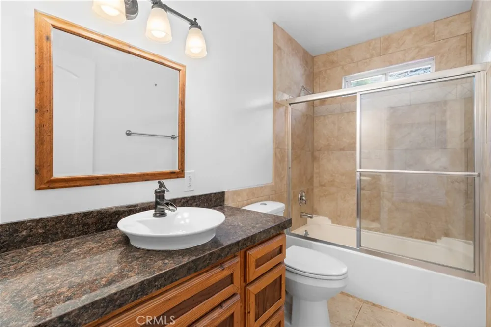 11064 Mcbroom Shadow Hills, CA 91040