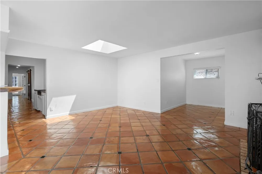 11064 Mcbroom Shadow Hills, CA 91040